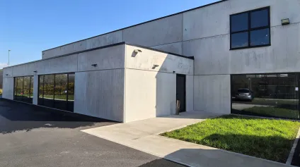 A LOUER - STOCKAGE - BUREAUX - 390 M2 - ZI DE BRAIS - 1 PONT ROULANT 3,2 T - Offre immobilière - Arthur Loyd
