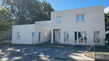 AVIGNON COURTINE BUREAUX A LOUER AVEC TERRAIN PRIVATIF - Offre immobilière - Arthur Loyd