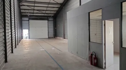 A LOUER NIORT LA CRECHE LOCAL DE STOCKAGE DE 190M2 - Offre immobilière - Arthur Loyd