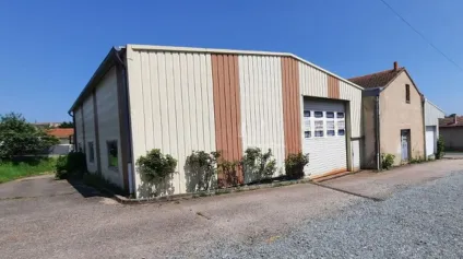 À VENDRE : Bâtiment industriel de 880 m² à Rozier-en-Donzy - Offre immobilière - Arthur Loyd