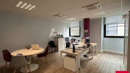 BLOIS - LOCATION BUREAUX DE 181,61 M² - QUARTIER ADMINISTRATIF - Offre immobilière - Arthur Loyd