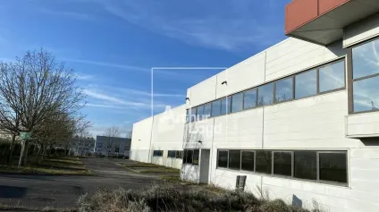 BATIMENT INDEPENDANT A LOUER - Offre immobilière - Arthur Loyd