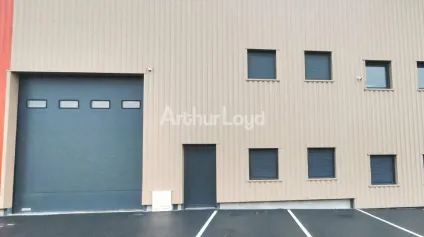 A VENDRE - Entrepôt de 294m2 avec 6 places de parking secteur Croix Blandin - Offre immobilière - Arthur Loyd