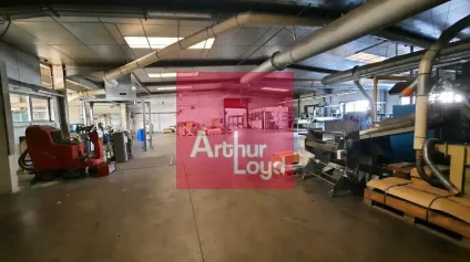 PONT DU CHATEAU A VENDRE LOCAL ACTIVITE 2500 M² - PARCELLE 7957 M² - 1 QUAI - Offre immobilière - Arthur Loyd