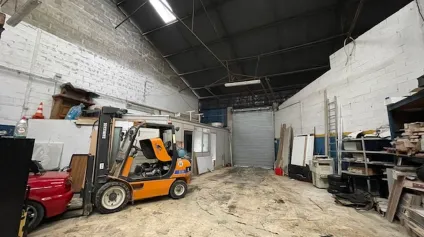 LOCAL ACTIVITE 190 M2 - A LOUER VILLERS COTTERETS - Offre immobilière - Arthur Loyd