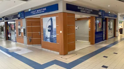 LOCAL COMMERCIAL GALERIE COMMERCIALE SAINT MARTIN DES CHAMPS - Offre immobilière - Arthur Loyd