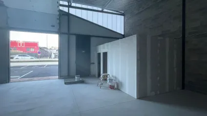 OPPORTUNITE, à louer local d'activité neuf de 116 m2 sur le PAE du Capiscol à Béziers - Offre immobilière - Arthur Loyd