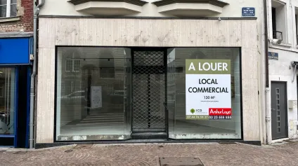 A LOUER - LOCAL COMMERCIAL EN CENTRE-VILLE DE SAINT-QUENTIN - Offre immobilière - Arthur Loyd