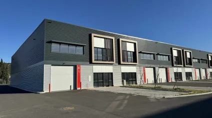 Local d'activités neuf à louer  à partir de 310 m²  Villeneuve-lès-Avignon - Proche Avignon. - Offre immobilière - Arthur Loyd