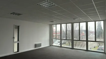 BUREAUX à LOUER de 526.4 m² - Offre immobilière - Arthur Loyd