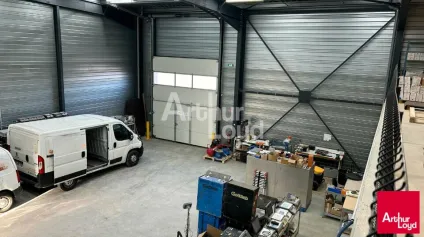 LA CHAUSSÉE SAINT VICTOR - LOCATION LOCAL D'ACTIVITÉ DE 283,18 M² - ACCÈS A10 À 2 KM - Offre immobilière - Arthur Loyd