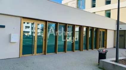 LOCAL COMMERCIAL NEUF- ANNECY - Offre immobilière - Arthur Loyd