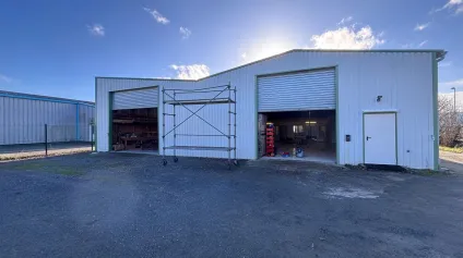 Location bâtiment indépendant à Le Pallet 361 m² espace extérieur - Offre immobilière - Arthur Loyd