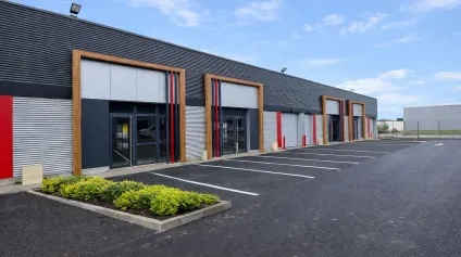 Cellule mixte commerce et activités - 152 m2 - À louer - Chécy - Est Métropole - Offre immobilière - Arthur Loyd