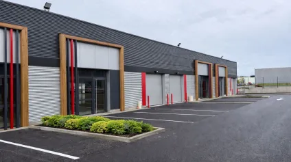 Cellule mixte commerce et activités - 402 m2 - À louer - Chécy - Est Métropole - Offre immobilière - Arthur Loyd