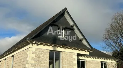 CHATEAUBOURG - BUREAUX A LOUER - 131 M² - Offre immobilière - Arthur Loyd