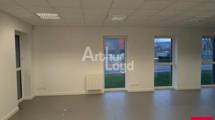 NOYAL CHATILLON SUR SEICHE - LOCAL D'ACTIVITE A LOUER - Offre immobilière - Arthur Loyd