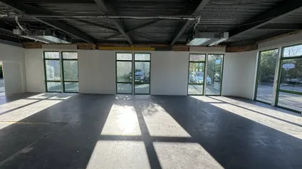 FONDETTES BUREAUX A LOUER 80 M² CONTEMPORAIN CLASSE ARCHITECTURE - Offre immobilière - Arthur Loyd