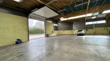 A LOUER - VIRIAT - LOCAL D'ACTIVITE - Offre immobilière - Arthur Loyd