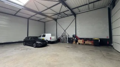 À LOUER : Local d'activités de 218 m² au sein d'un parc d'activités très récent à Sorbiers - Offre immobilière - Arthur Loyd