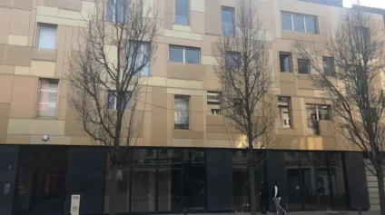 Local commercial à louer Valenciennes centre avec grande vitrine et terrasse - Offre immobilière - Arthur Loyd