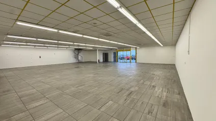 Locaux d'activité à louer à MAGNY EN VEXIN 95420 - Offre immobilière - Arthur Loyd