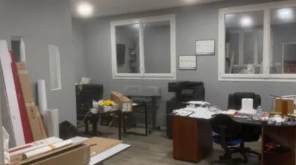 Local d'activité Zone sud 135m² avec porte sectionnelle - FAIBLE LOYER - Offre immobilière - Arthur Loyd