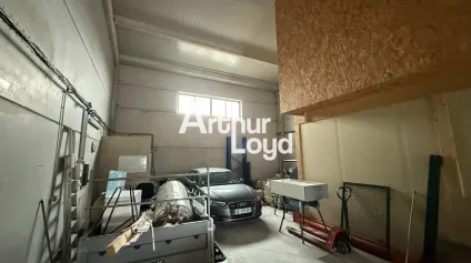 Locaux mixtes de 240 m² à louer - Le Muy - Offre immobilière - Arthur Loyd