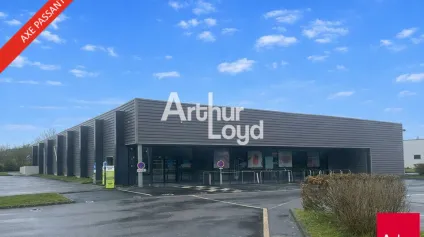 JANZE - LOCAL COMMERCIAL A VENDRE ET A LOUER - AXE PASSANT - Offre immobilière - Arthur Loyd