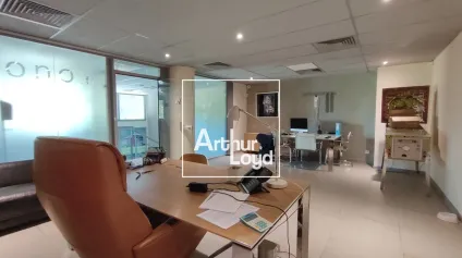 LOCAL COMMERCIAL - RDC- A VENDRE - COLISEE - Offre immobilière - Arthur Loyd