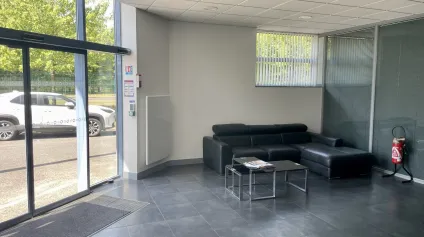 A LOUER SURFACES DE BUREAUX DE 18 M2 À 85 M2 - VERNEUIL EN HALATTE - PARC ALATA - Offre immobilière - Arthur Loyd