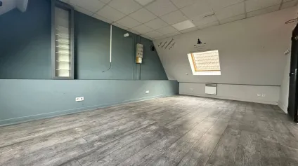 BUREAUX - 92M2 - A LOUER - ZAC DE THER - Offre immobilière - Arthur Loyd