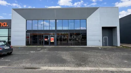 LOCAL COMMERCIAL à LOUER de 715 m² - Offre immobilière - Arthur Loyd