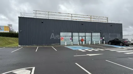 LOCAL COMMERCIAL à LOUER de 576 m² - Offre immobilière - Arthur Loyd