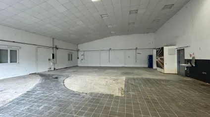 Châtenoy le Royal - Axe passant - Local de 300 m² - Offre immobilière - Arthur Loyd