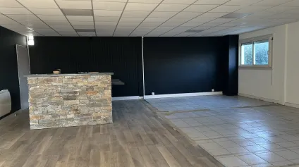 LOCATION - BUREAUX - STOCKAGE - 426 m2 MONTOIR - ACTIVITES - Offre immobilière - Arthur Loyd
