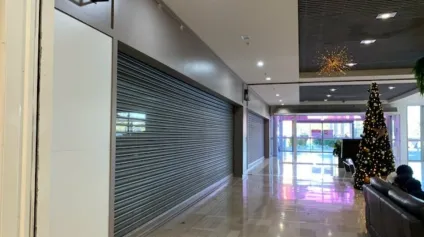 RARE LOCAL COMMERCIAL EN PLEIN COEUR DU CENTRE COMMERCIAL CAP SUD A LOUER - Offre immobilière - Arthur Loyd