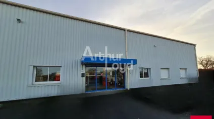 LA CHATRE - A LOUER - LOCAL D'ACTIVITE COMMERCIAL de 604 m² - Offre immobilière - Arthur Loyd