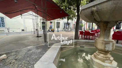 Nîmes Écusson : Local commercial à louer - 82 m² avec terrasse - Offre immobilière - Arthur Loyd