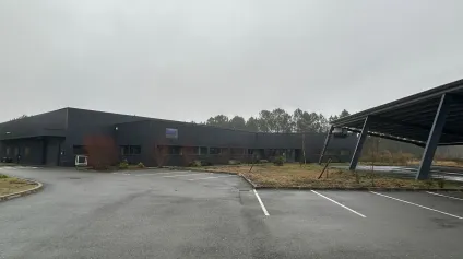 Entrepôts et bureaux d'accompagnements à vendre ou à louer à Martillac. - Offre immobilière - Arthur Loyd