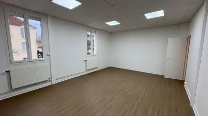 A LOUER BUREAUX 110 M2 BREUIL LE SEC - Offre immobilière - Arthur Loyd