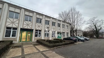 Locaux à usage mixte d'une surface totale d'environ 430 m² - Offre immobilière - Arthur Loyd