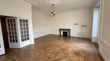 Bureaux à louer centre ville Nantes haut standing parquet et ascenseur - Offre immobilière - Arthur Loyd