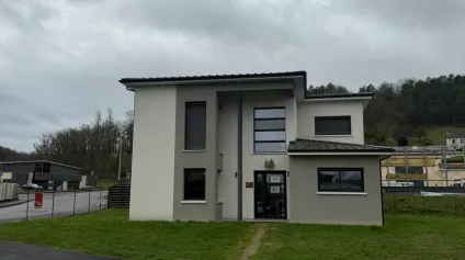 BUREAUX location à TERRASSON LAVILLEDIEU 24120 - Offre immobilière - Arthur Loyd
