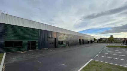 Locaux d'activité à vendre à PETIT COURONNE 76650 - Offre immobilière - Arthur Loyd