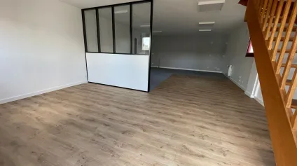 Bureaux à louer à La Chapelle-sur-Erdre avec stationnement facile - Offre immobilière - Arthur Loyd