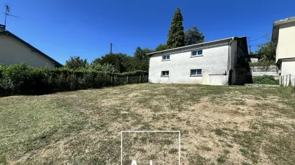 Local Industriel/Stockage 220 m² avec Deux Garages et Sous-Sol - Offre immobilière - Arthur Loyd