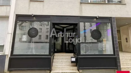 RENNES PROCHE ST HELIER - LOCAL COMMERCIAL A LOUER - Offre immobilière - Arthur Loyd