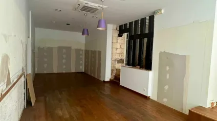 BOURGES - A LOUER - LOCAL COMMERCIAL - 83m² - Offre immobilière - Arthur Loyd