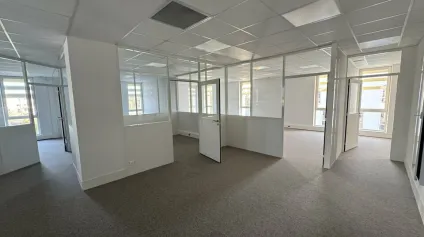 TOURS NORD BUREAUX A LOUER 233 M² 6 PARKINGS - Offre immobilière - Arthur Loyd